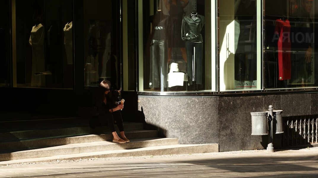 store detective catching thief