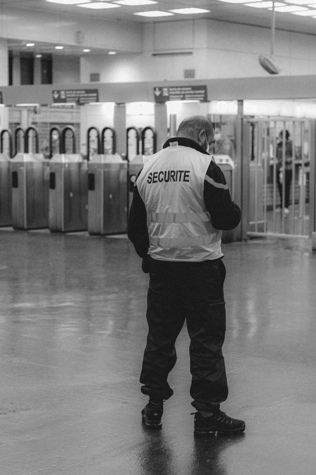 security guard confronting suspect